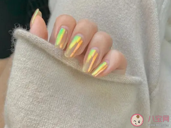 极光粉美甲怎么做方法步骤 极光粉美甲在什么时候用 极光粉美甲怎么做方法步骤 极光粉美甲在什么时候用