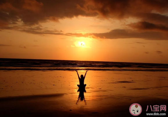 在家练瑜伽的心情说说 在家练瑜伽说说朋友圈