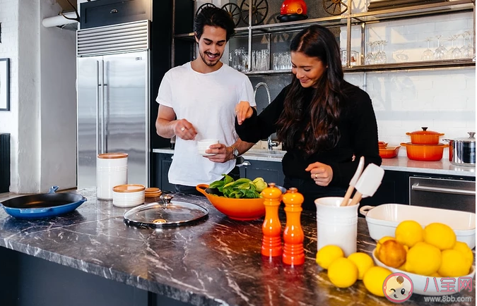 晚餐吃什么食物会影响睡眠 晚餐不适合吃什么食物 晚餐吃什么食物会影响睡眠 晚餐不适合吃什么食物