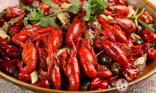 做小龙虾油炸还是焯水好 小龙虾油炸和焯水的区别 做小龙虾油炸还是焯水好 小龙虾油炸和焯水的区别