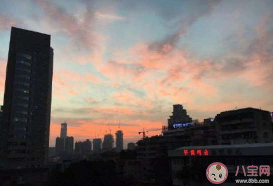 2020朋友圈晒晚霞照片的唯美说说 描写晚霞的图片文案句子大全