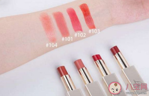 涂口红出现分层怎么办 涂口红前要涂什么