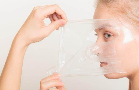 洗脸后可以直接敷面膜吗 敷完面膜用清水洗脸还是用洗面奶 洗脸后可以直接敷面膜吗 敷完面膜用清水洗脸还是用洗面奶