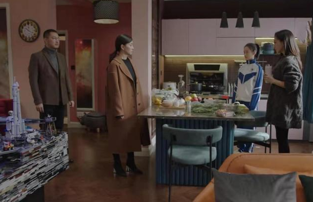 小欢喜英子喜欢谁 小欢喜英子爸妈为什么离婚 小欢喜英子喜欢谁 小欢喜英子爸妈为什么离婚