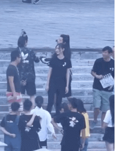 《陈情令》肖战王一博片场花絮商业互吹 肖战王一博私底下是如何相处的