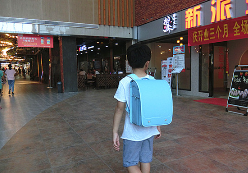 孩子减压护脊书包怎么选 减压护脊书包真有用吗
