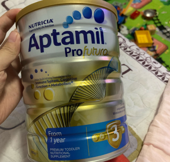 爱他美白金版和美赞臣铂睿哪个好 爱他美和美赞臣奶粉对比区别