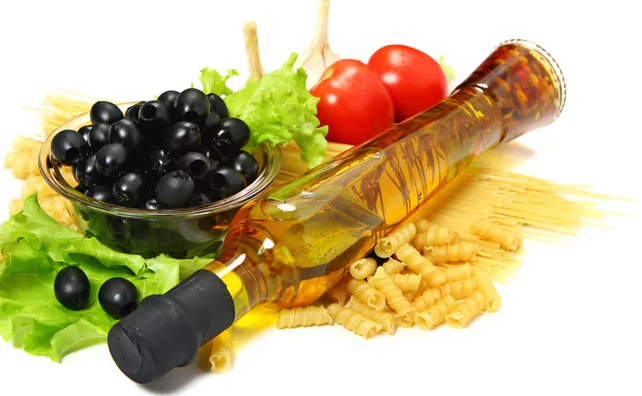 植物油比动物油更适合宝宝吗 植物油比动物油更好吗 植物油比动物油更适合宝宝吗 植物油比动物油更好吗