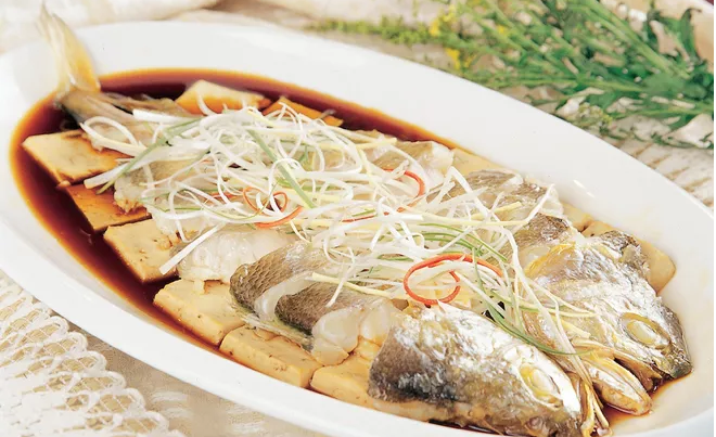 哪些鱼不适合孕妇吃 哪些鱼类可以安全食用