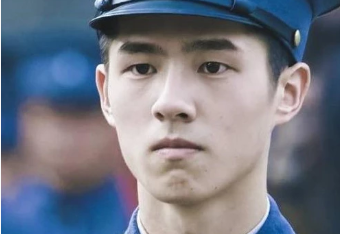 李现军装照是什么电视剧 哪些爱豆穿军装最好看