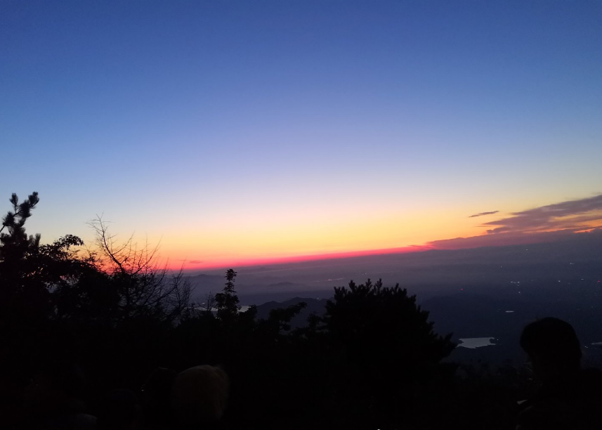 朋友圈关于爬泰山说说 爬完泰山的感慨心情