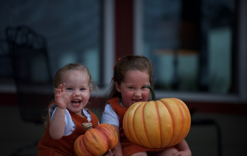 怎么教孩子学会用杯子喝水 让孩子学会用杯子喝水的方法 怎么教孩子学会用杯子喝水 让孩子学会用杯子喝水的方法