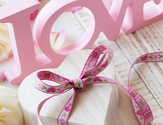 七夕第一次收到礼物的心情说说 七夕第一次收到礼物朋友圈句子 七夕第一次收到礼物的心情说说 七夕第一次收到礼物朋友圈句子