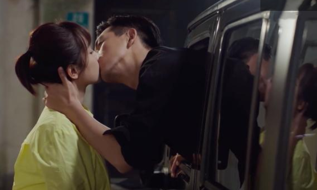 童颜夫妇车窗吻是在哪一集 韩商言和佟年车窗吻哪一集