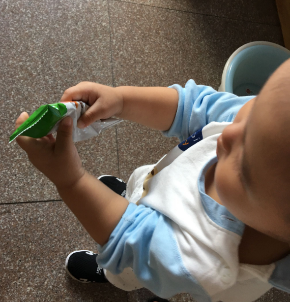 稻田村米饼给宝宝吃会不会大了 稻田村米饼宝宝抓握方便吗