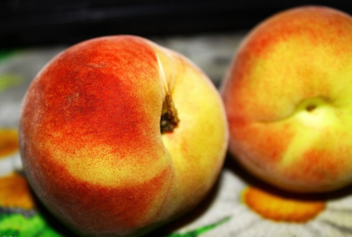 孩子吃桃子好不好 给孩子吃桃子要注意什么