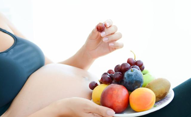 孕妇吃葡萄宝宝眼睛会变大吗 怀孕吃葡萄的好处