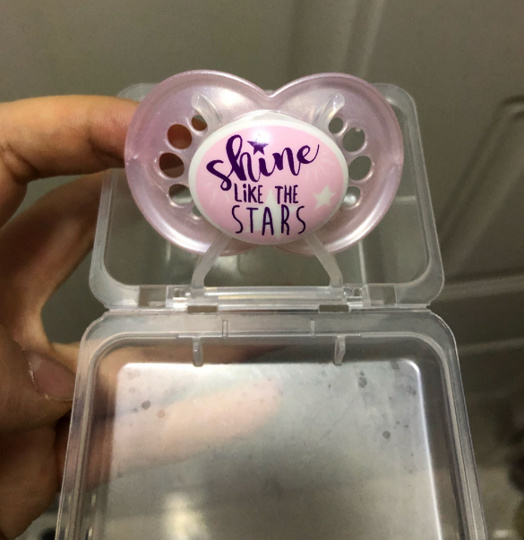 MAM美安萌安抚奶嘴宝宝接受吗 MAM美安萌安抚奶嘴用着安不安全