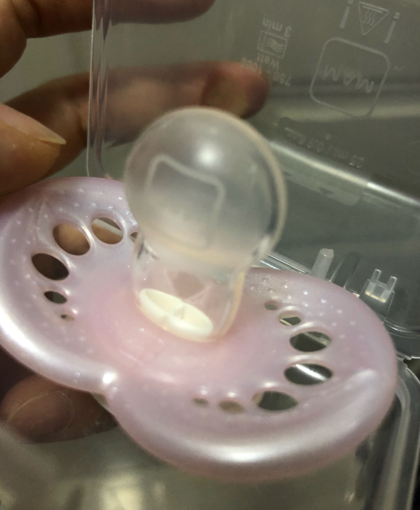 MAM美安萌安抚奶嘴宝宝接受吗 MAM美安萌安抚奶嘴用着安不安全
