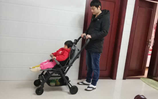 爱麟儿高景观婴儿车怎么样 爱麟儿双向婴儿车使用测评