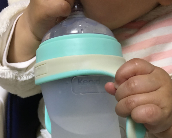 可爱多和可么多么硅胶奶瓶对比 可爱多硅胶奶瓶和可么多么哪个好