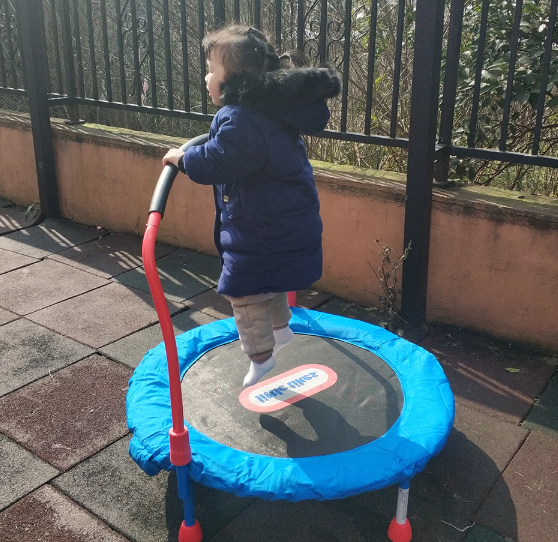 儿童蹦床哪个品牌好 小泰克儿童蹦床使用测评