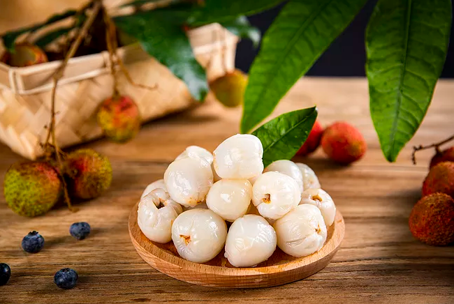 荔枝吃多了会低血糖吗 宝宝多大能吃荔枝