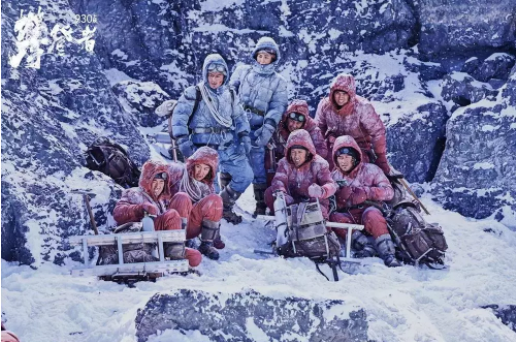 攀登者海报文案赏析 电影攀登者海报合集