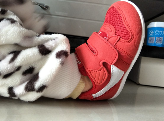 月星学步鞋和基诺浦哪个好 月星学步鞋使用测评