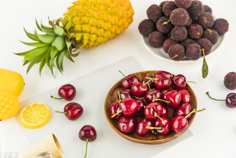 孩子吃车厘子会中毒吗 大人给孩子吃车厘子要注意什么 孩子吃车厘子会中毒吗 大人给孩子吃车厘子要注意什么