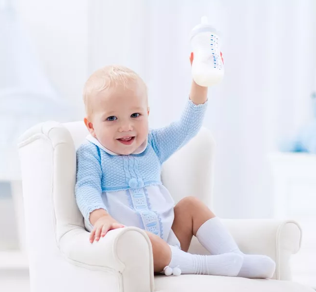 给宝宝选多大容量的奶瓶合适 什么时候要更换奶瓶奶嘴