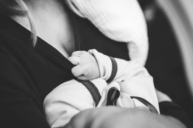 需要给孩子买购买含有乳铁蛋白的奶粉吗 