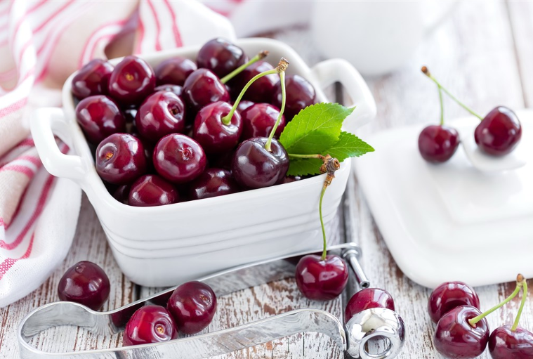 孩子吃车厘子好不好 孩子吃樱桃和车厘子的营养是一样的吗 孩子吃车厘子好不好 孩子吃樱桃和车厘子的营养是一样的吗