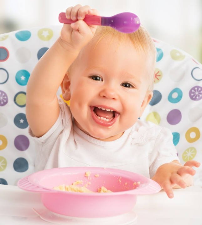 怎么教孩子用勺子 孩子不愿意用勺子喜欢用手拿怎么办