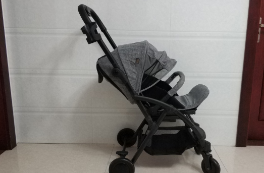 爱麟儿高景观婴儿车怎么样 爱麟儿双向婴儿车使用测评