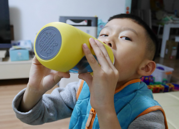 Gululu智能水杯安全吗 Gululu儿童智能互动水杯测评