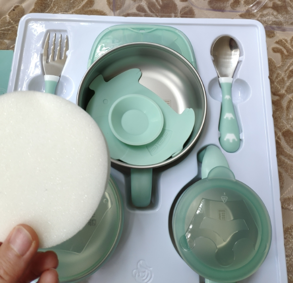 贝易儿童餐具宝宝拿着方便吗 贝易儿童餐具用起来感觉如何