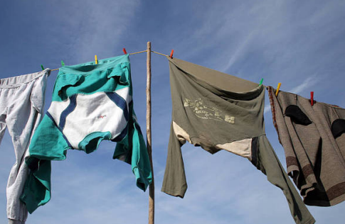 亲戚给的旧衣服能要吗 宝宝哪些旧东西不能穿 亲戚给的旧衣服能要吗 宝宝哪些旧东西不能穿