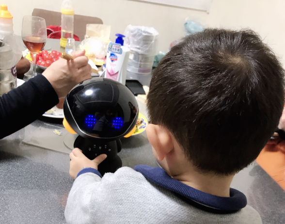 ZIB智伴机器人好不好 ZIB智伴机器人使用测评