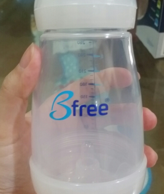Bfree奶瓶好不好用 Bfree奶瓶和贝亲奶瓶哪个好