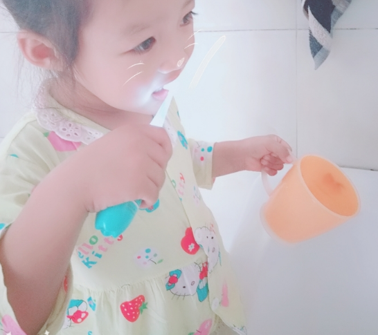 MDB儿童电动牙刷的亮度对眼睛有没有影响 MDB儿童电动牙刷会很亮吗 MDB儿童电动牙刷的亮度对眼睛有没有影响 MDB儿童电动牙刷会很亮吗