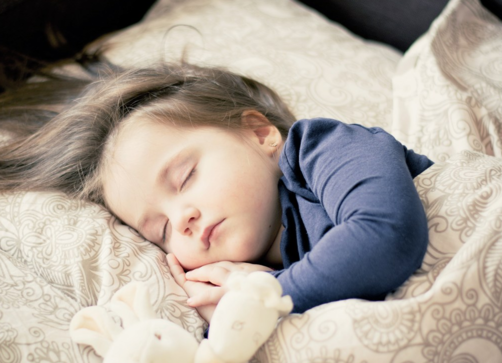 宝宝的枕头怎么选比较好 宝宝睡觉一定要有枕头吗 宝宝的枕头怎么选比较好 宝宝睡觉一定要有枕头吗