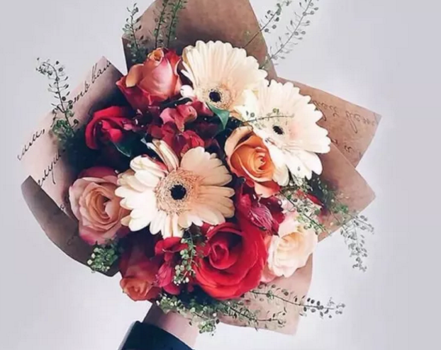 七夕收到花发朋友圈句子 七夕收到花高兴心情感言 七夕收到花发朋友圈句子 七夕收到花高兴心情感言