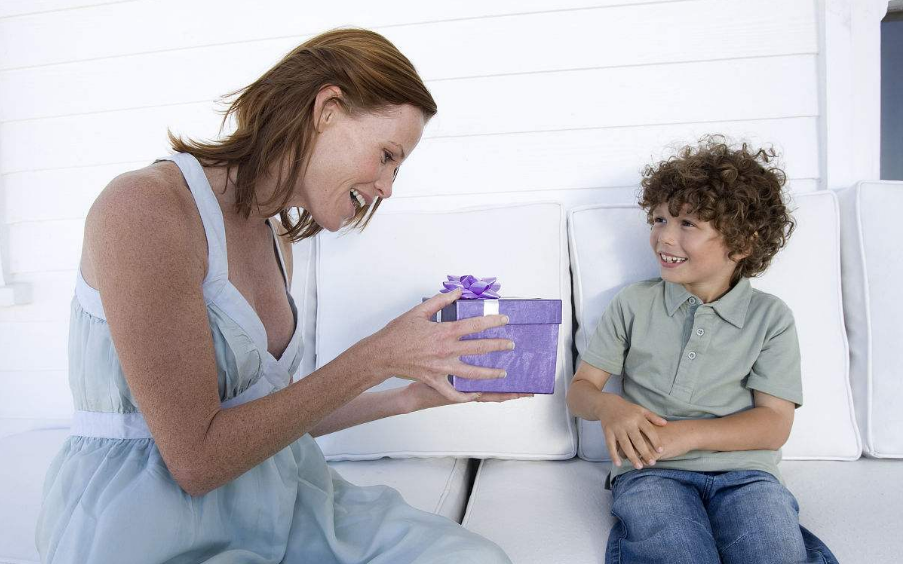 2018母亲节礼物TOP榜 哪些美妆个护适合母亲节送礼