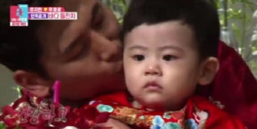 秋瓷炫儿子小啪嗒正面照 秋瓷炫儿子小名小啪嗒怎么来的