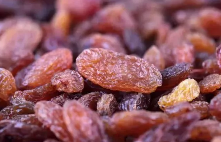 月经量少吃葡萄干好吗 吃葡萄干会让月经量增加吗