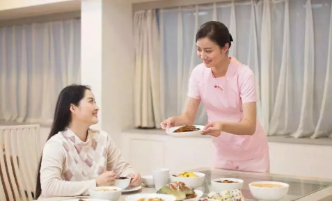坐月子不能吃酱油吗 坐月子吃酱油宝宝会变黑吗