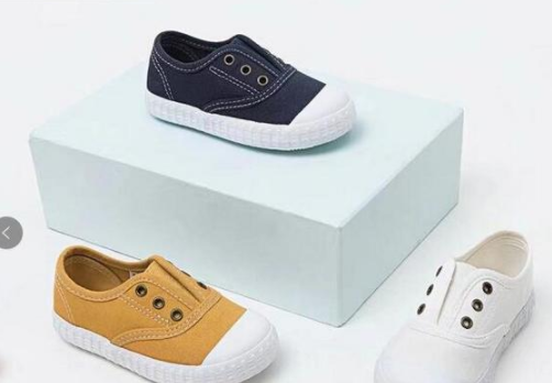 宝宝春天穿什么鞋子好 春季宝宝鞋子什么牌子好 宝宝春天穿什么鞋子好 春季宝宝鞋子什么牌子好