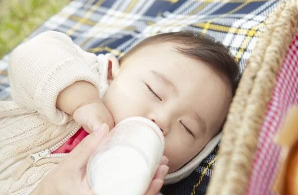 宝宝羊奶粉里添加米粉好吗 配方羊奶粉什么牌子好