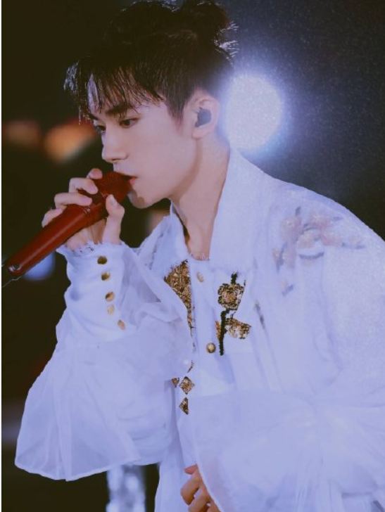 28天走近易烊千玺是什么梗 28天走近易烊千玺第一天打卡